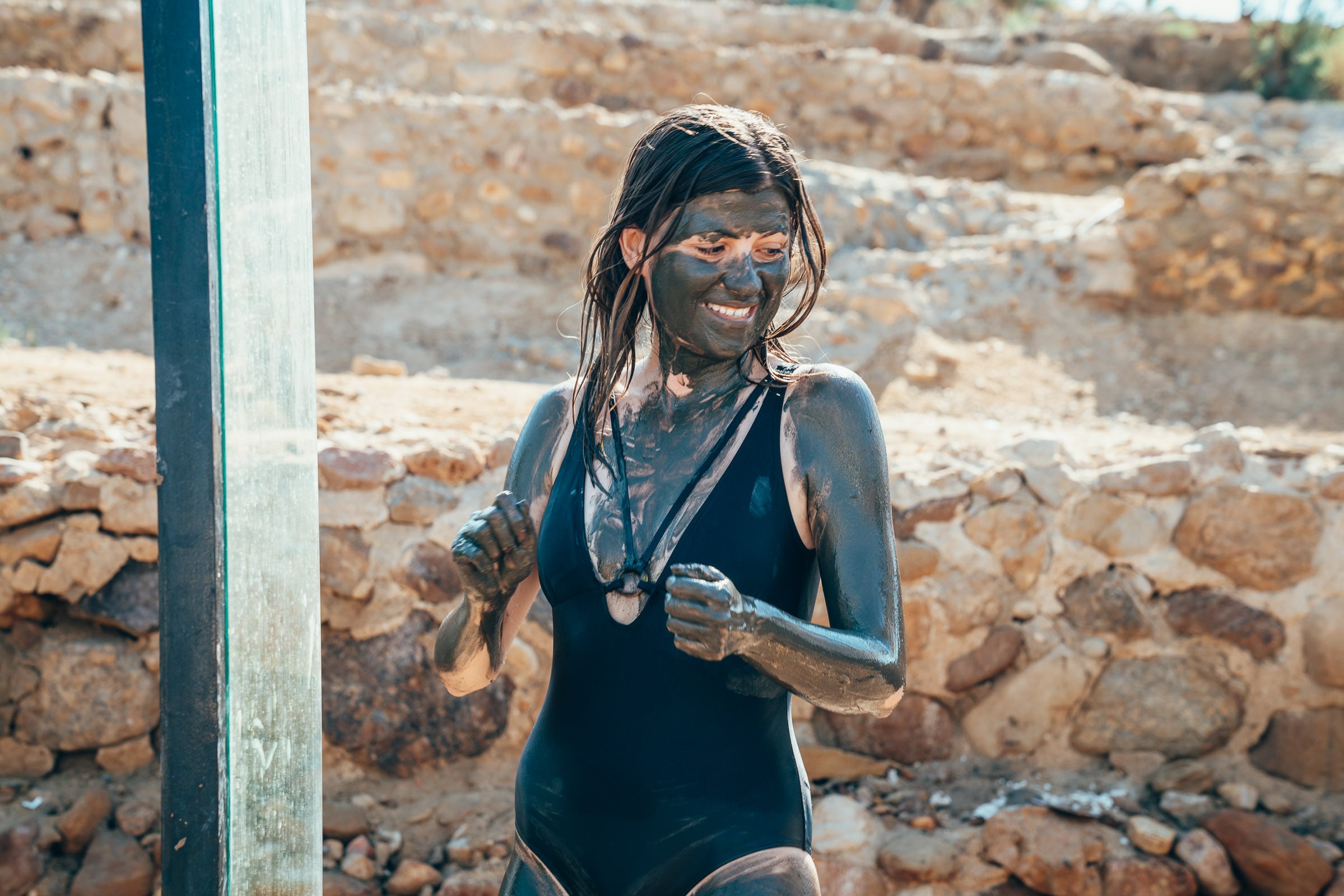 smearing with mud from the dead sea